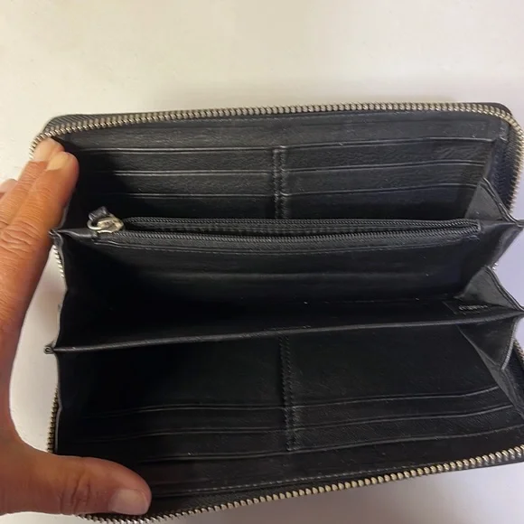 Authentic Coach Leather Wallet - Picture 4 of 5